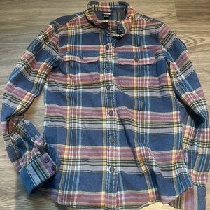 Patagonia women’s plaid button up